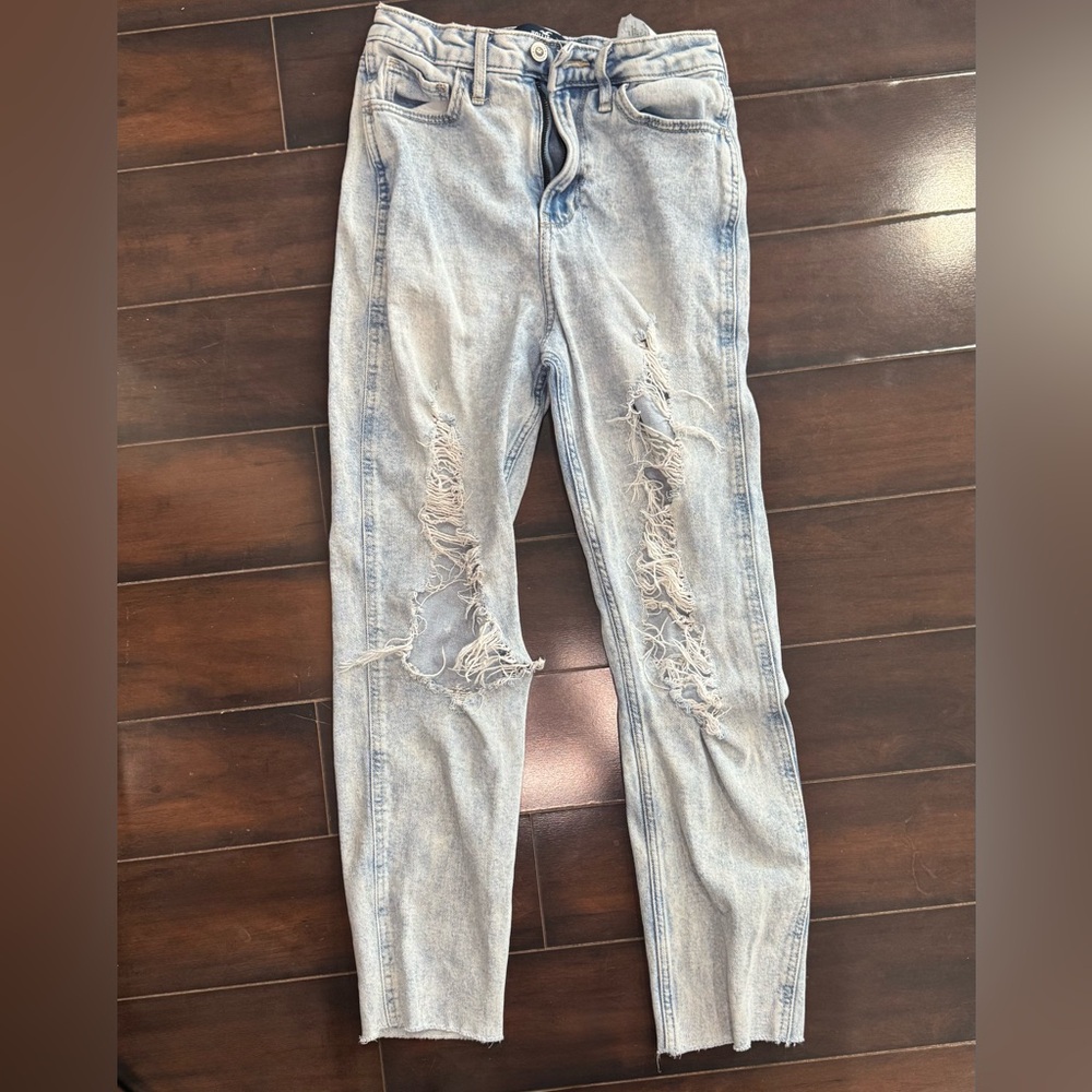Women’s size 1 Hollister Ultra High-rise Mom Jean Vintage Stretch Jeans